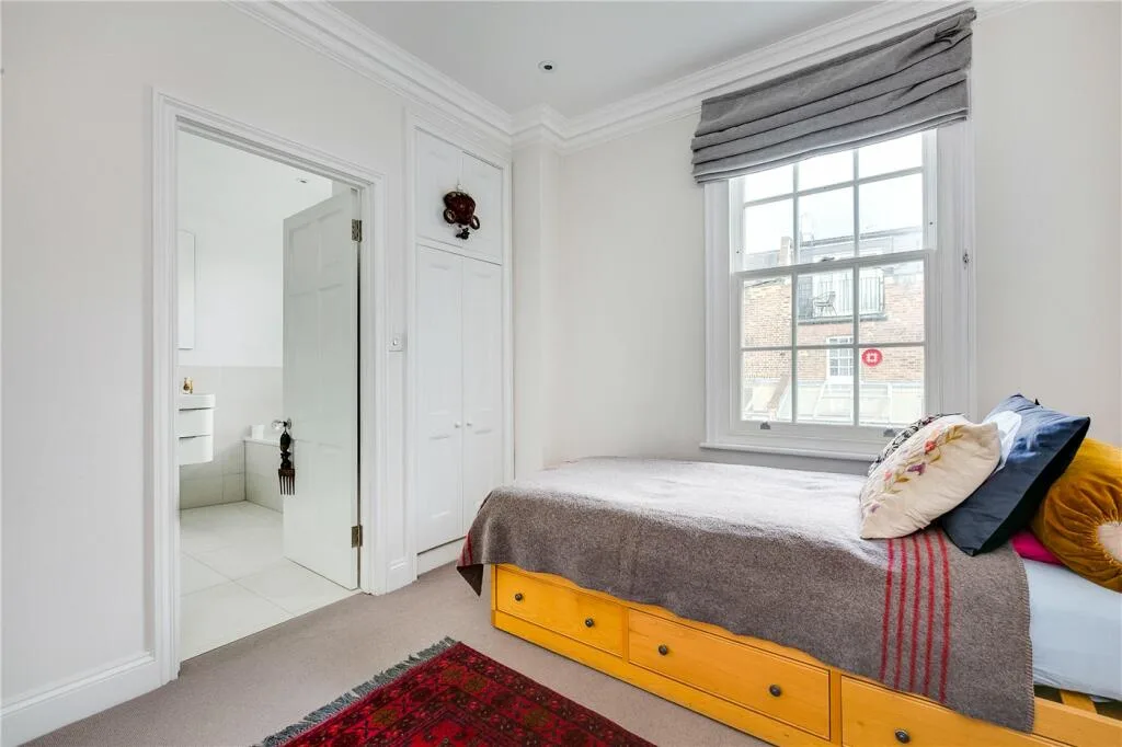 5 bedroom terraced house for rent