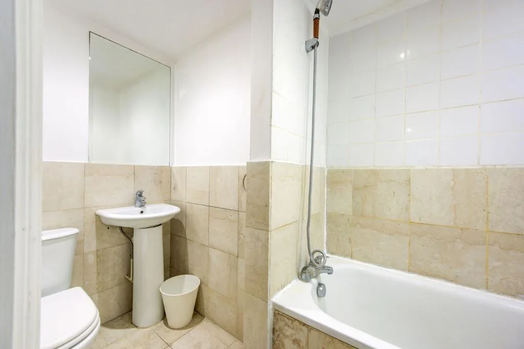4 bedroom flat for rent