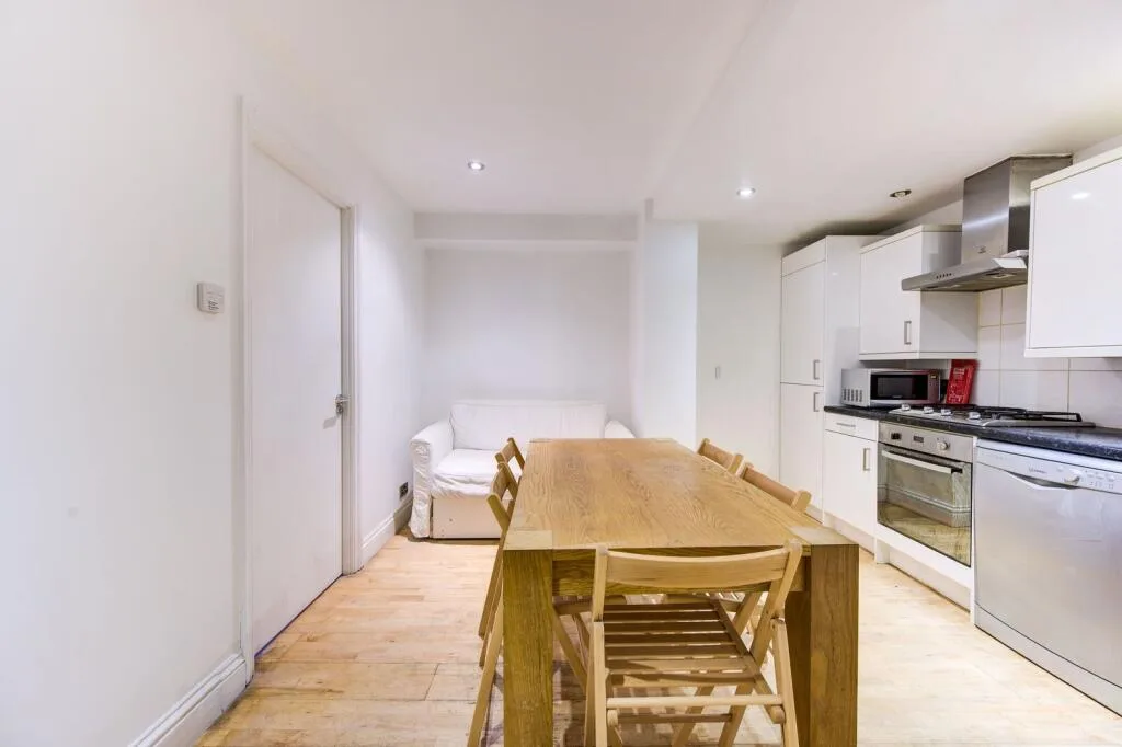 4 bedroom flat for rent