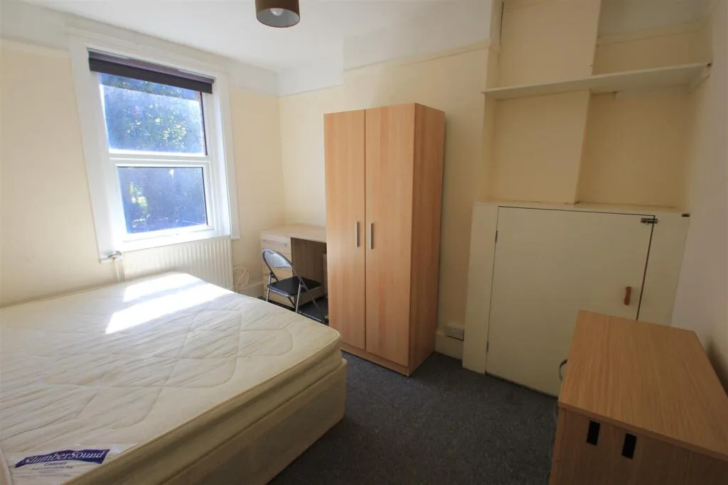 4 bedroom house share for rent