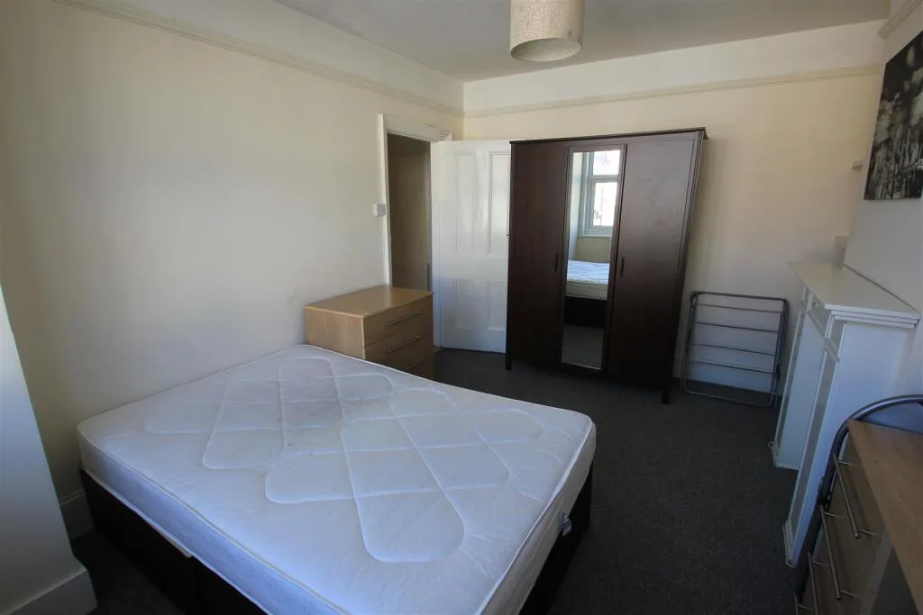 4 bedroom house share for rent