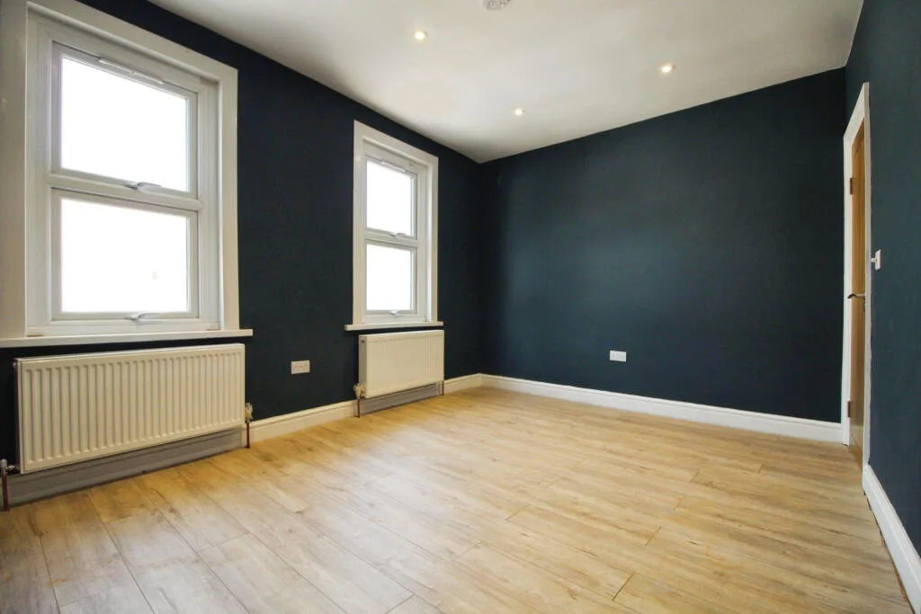 2 bedroom end of terrace house for rent