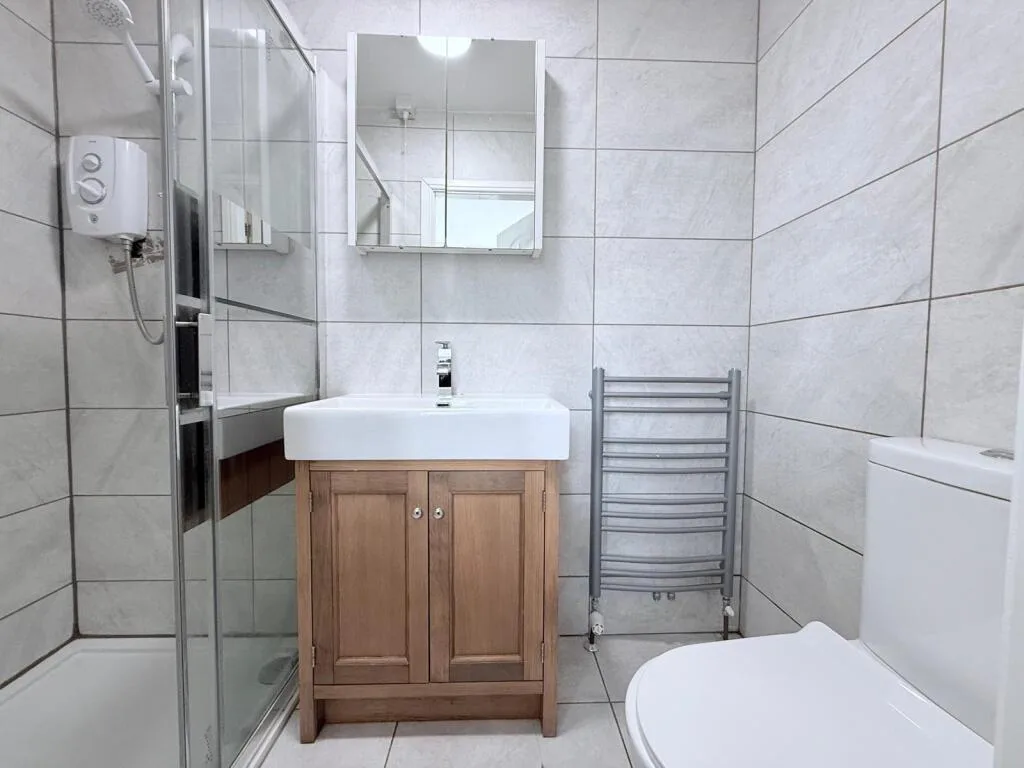 1 bedroom house share for rent