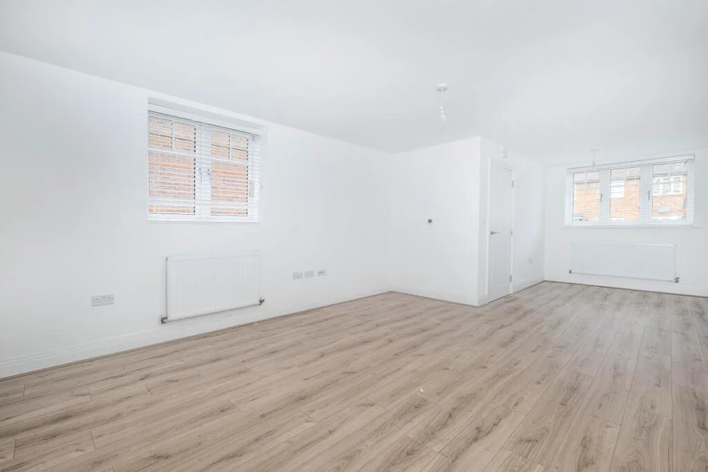 1 bedroom maisonette for rent