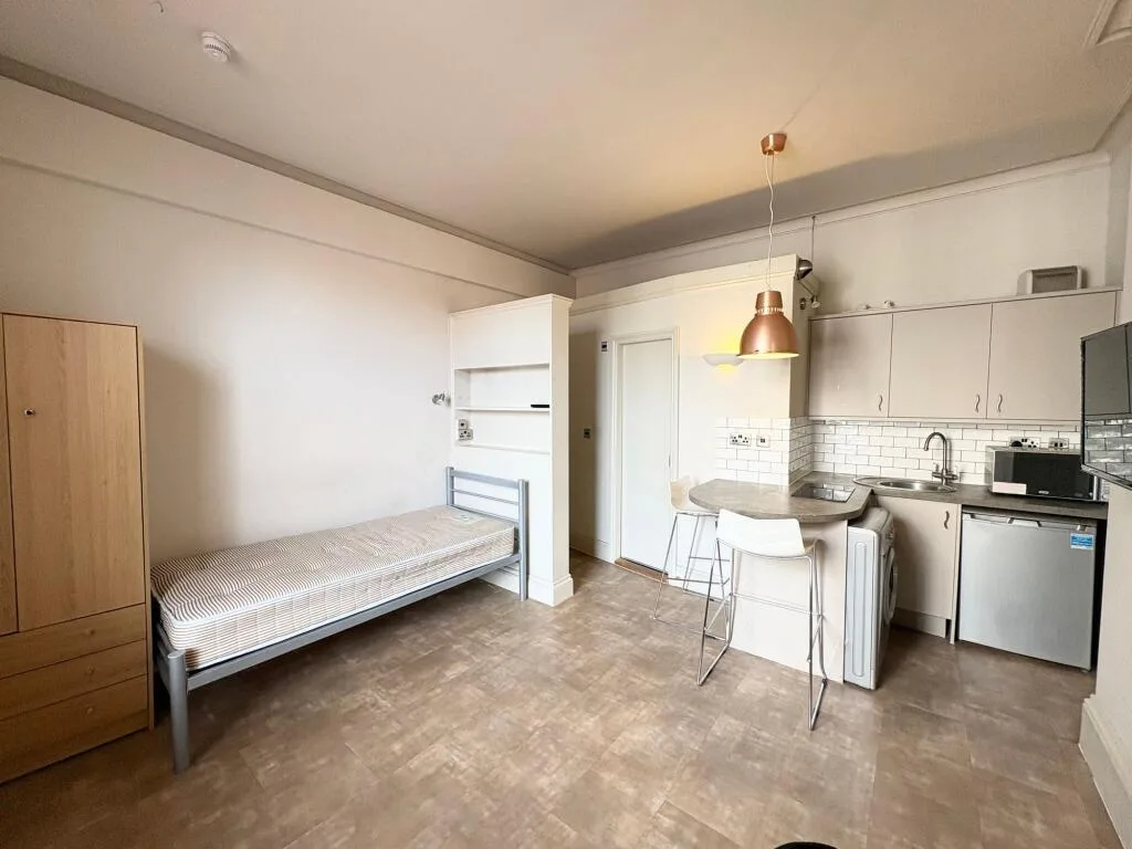 Studio flat for rent