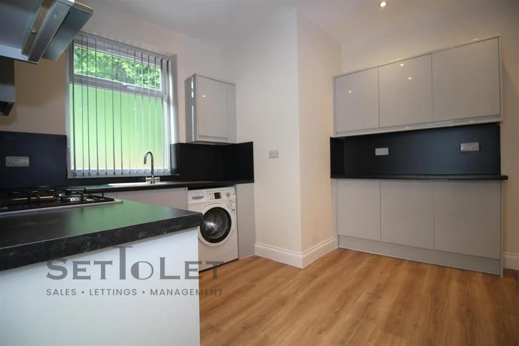 4 bedroom terraced house for rent