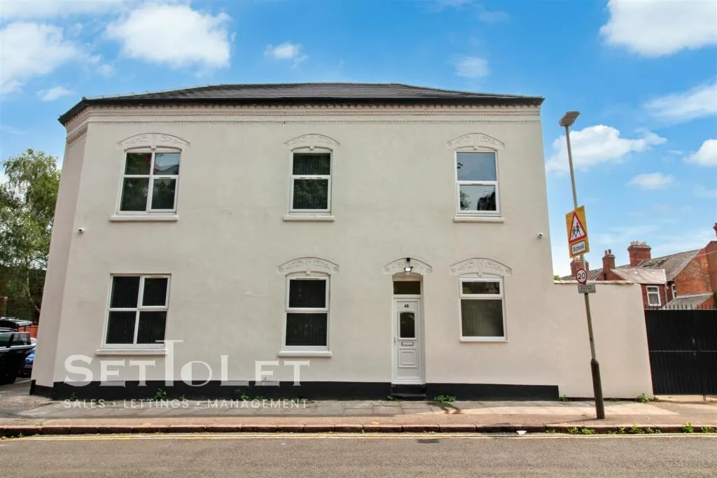 4 bedroom terraced house for rent