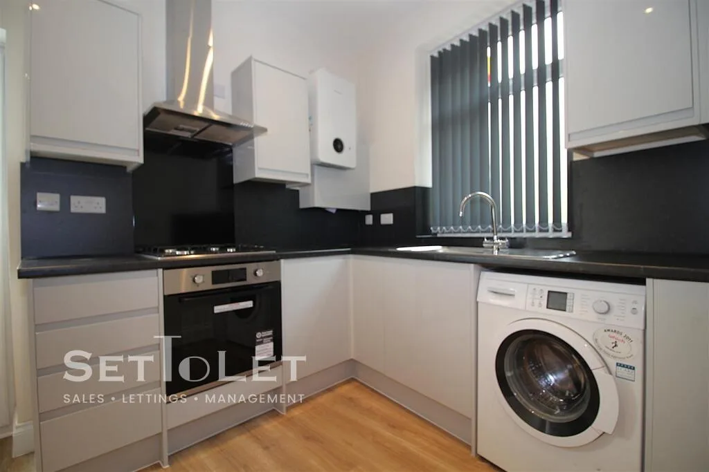 4 bedroom terraced house for rent