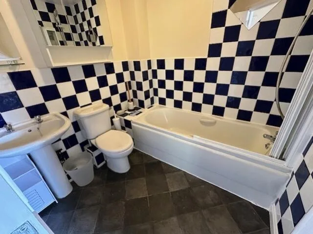 3 bedroom flat for rent