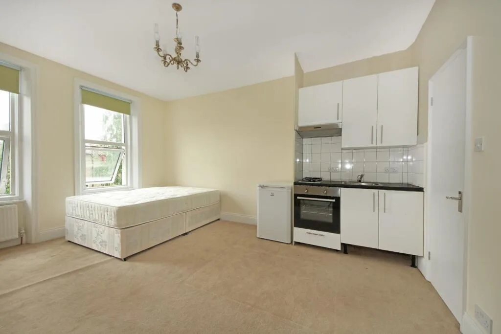 Studio flat for rent
