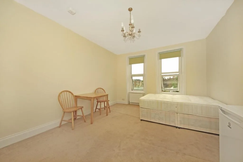 Studio flat for rent