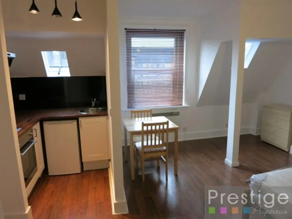 Studio flat for rent