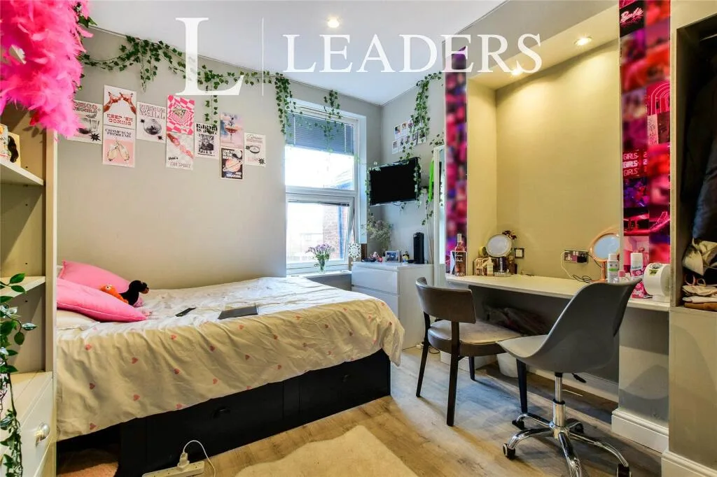 1 bedroom house share for rent