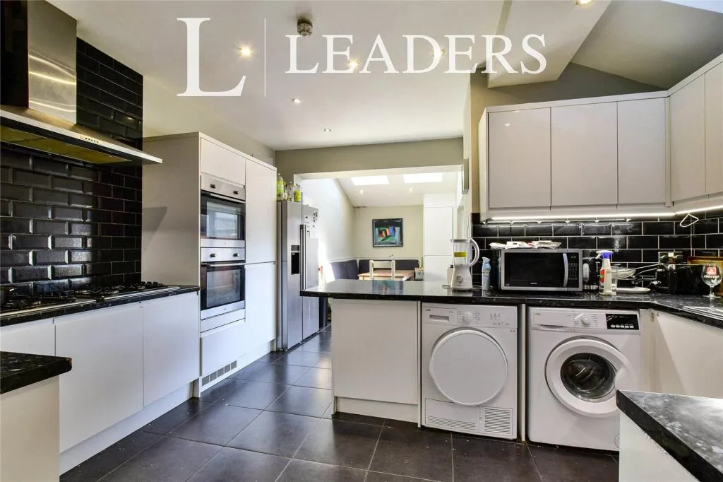 1 bedroom house share for rent