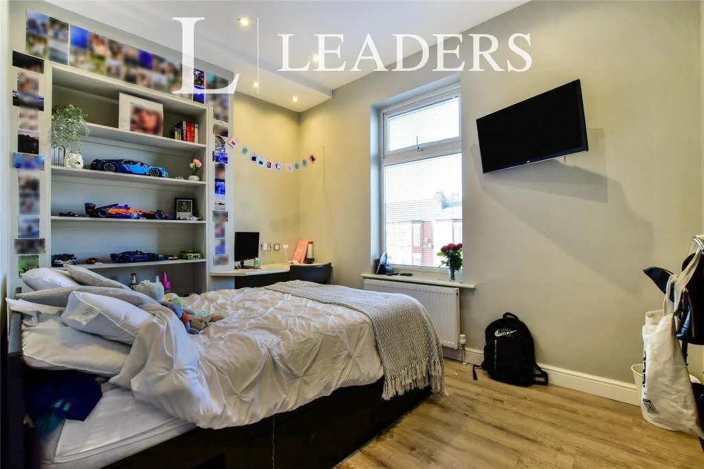 1 bedroom house share for rent