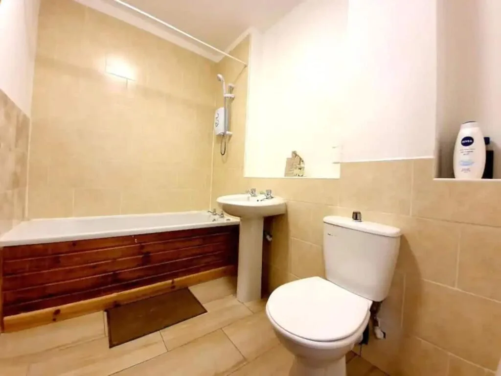 4 bedroom flat for rent