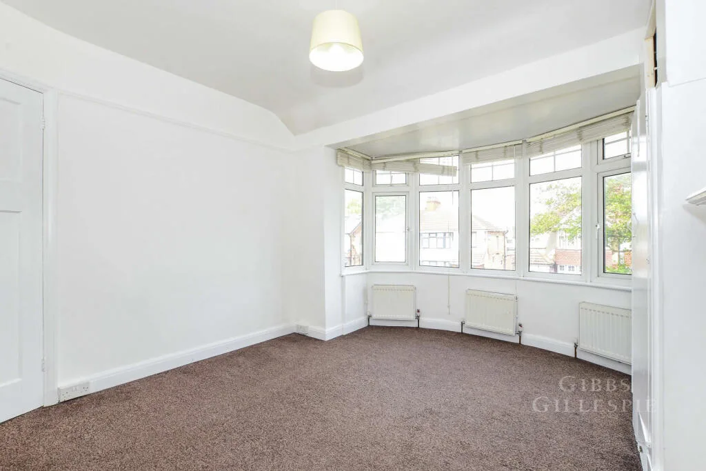 3 bedroom semi-detached house for rent