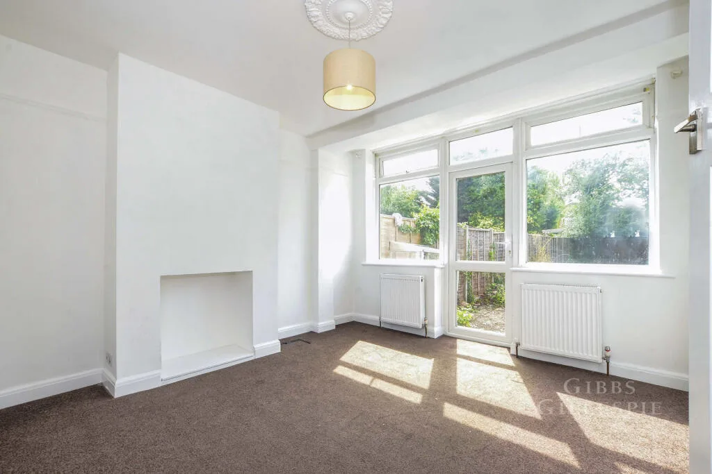 3 bedroom semi-detached house for rent