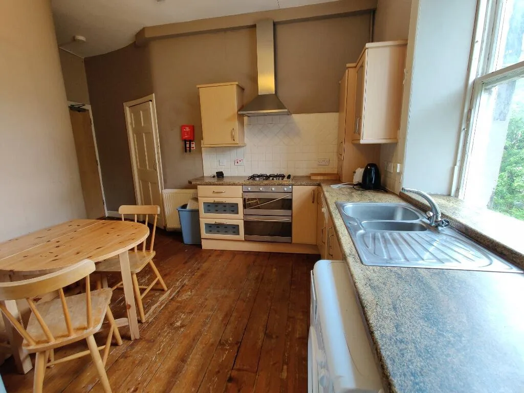 3 bedroom flat for rent