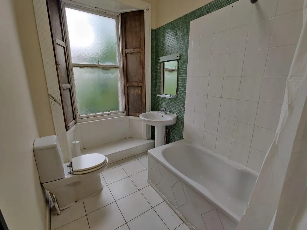 3 bedroom flat for rent