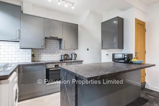 4 bedroom terraced house for rent