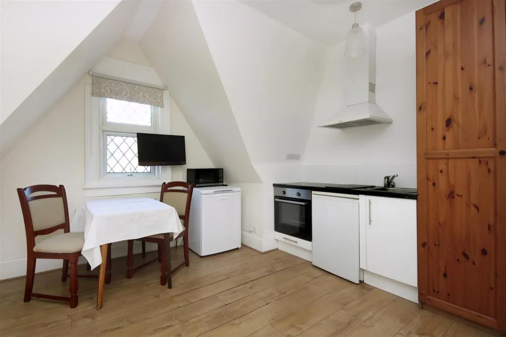 Studio flat for rent