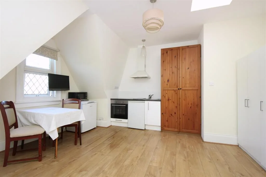 Studio flat for rent