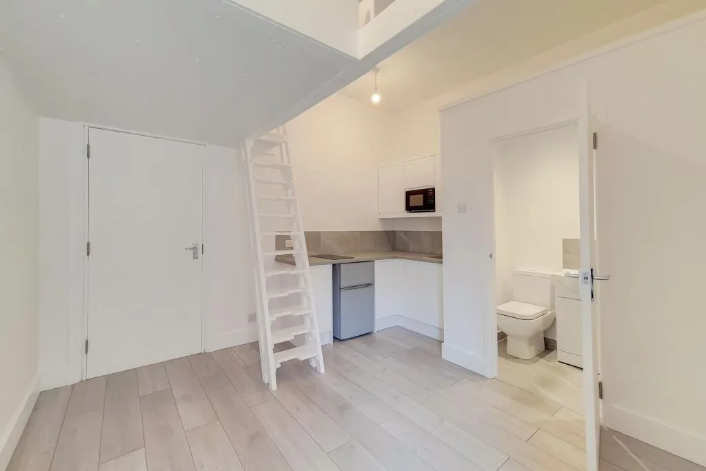 Studio flat for rent
