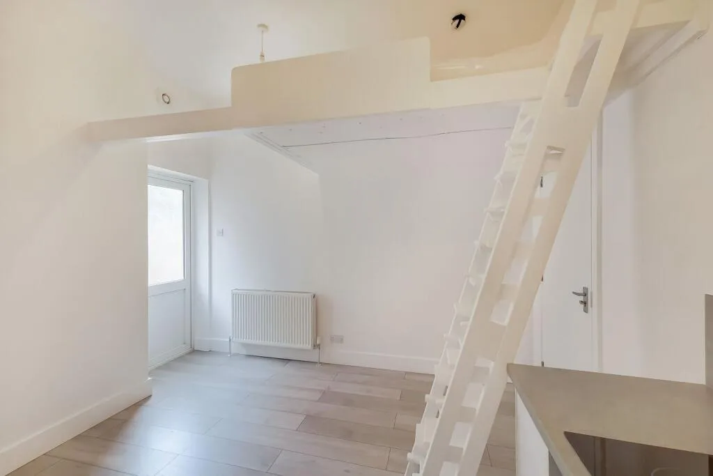 Studio flat for rent