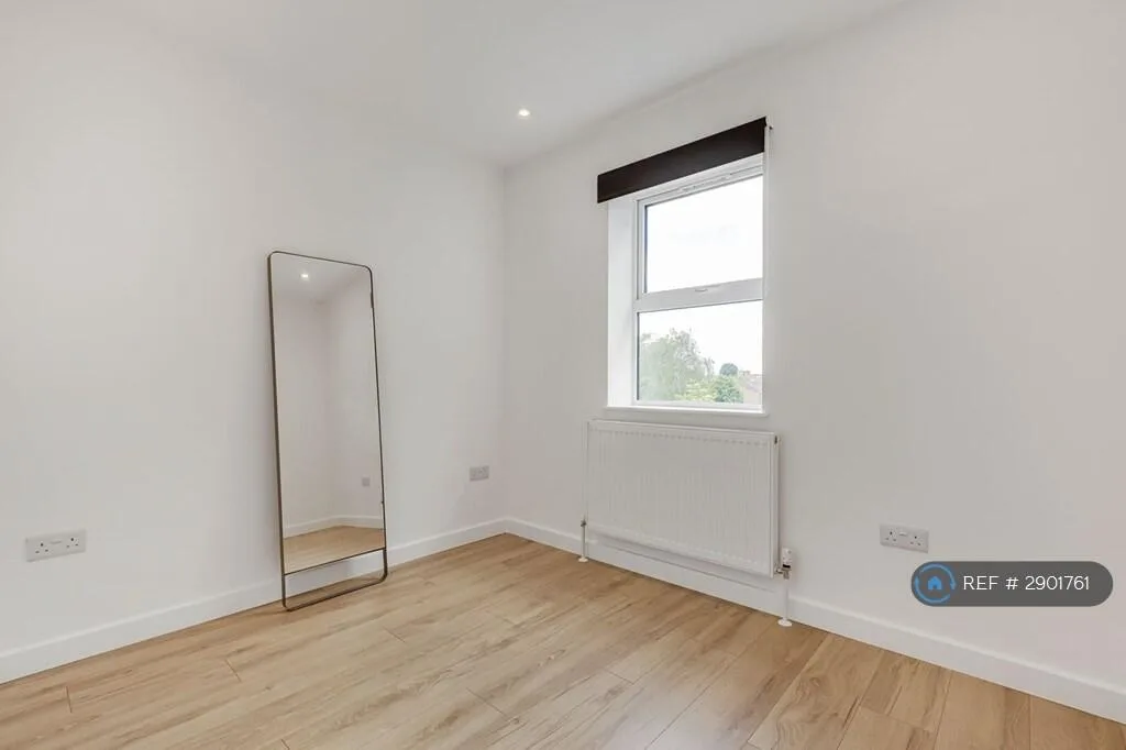 3 bedroom end of terrace house for rent