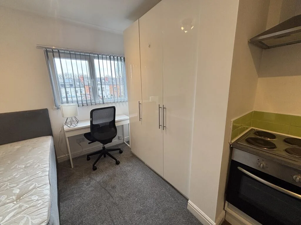 Studio flat for rent