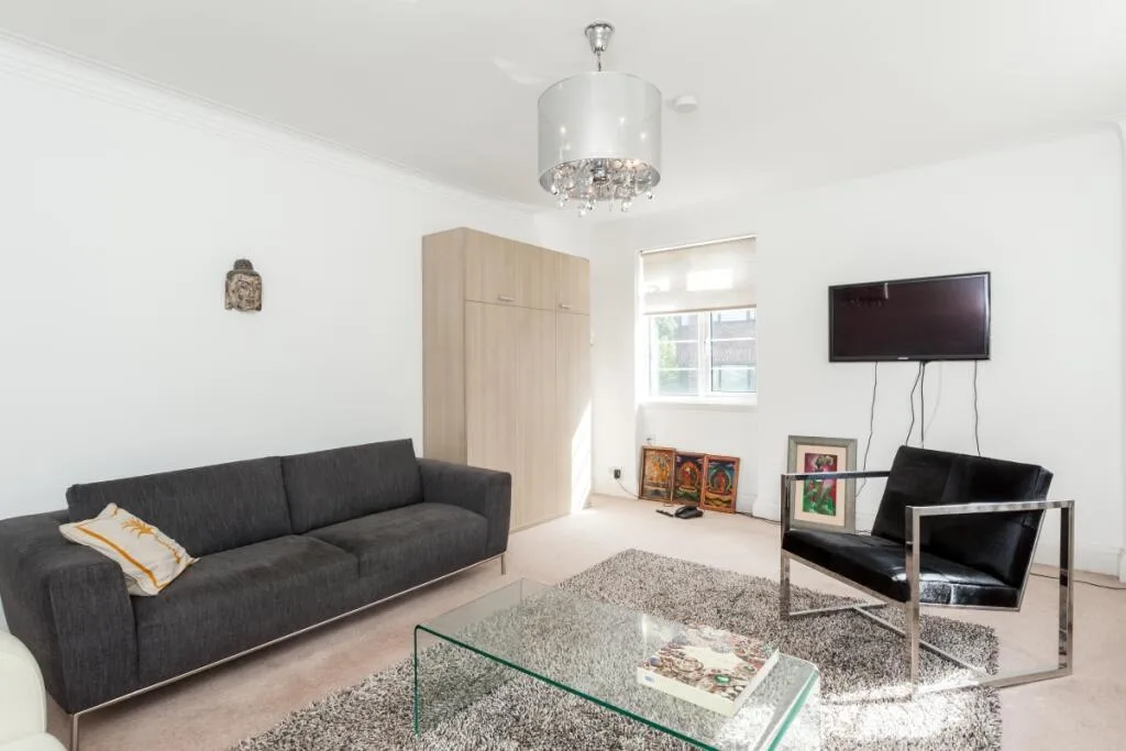Studio flat for rent