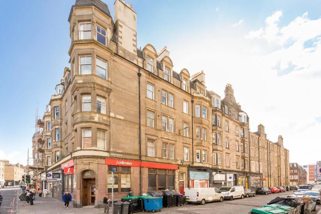 3 bedroom flat for rent
