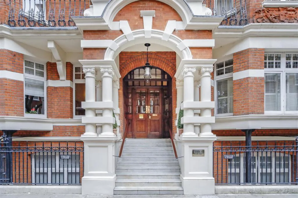 5 bedroom apartment for rent