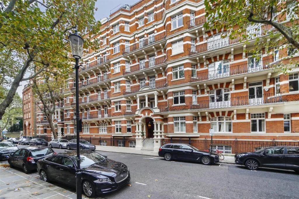 5 bedroom apartment for rent