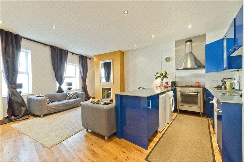 3 bedroom semi-detached house for rent