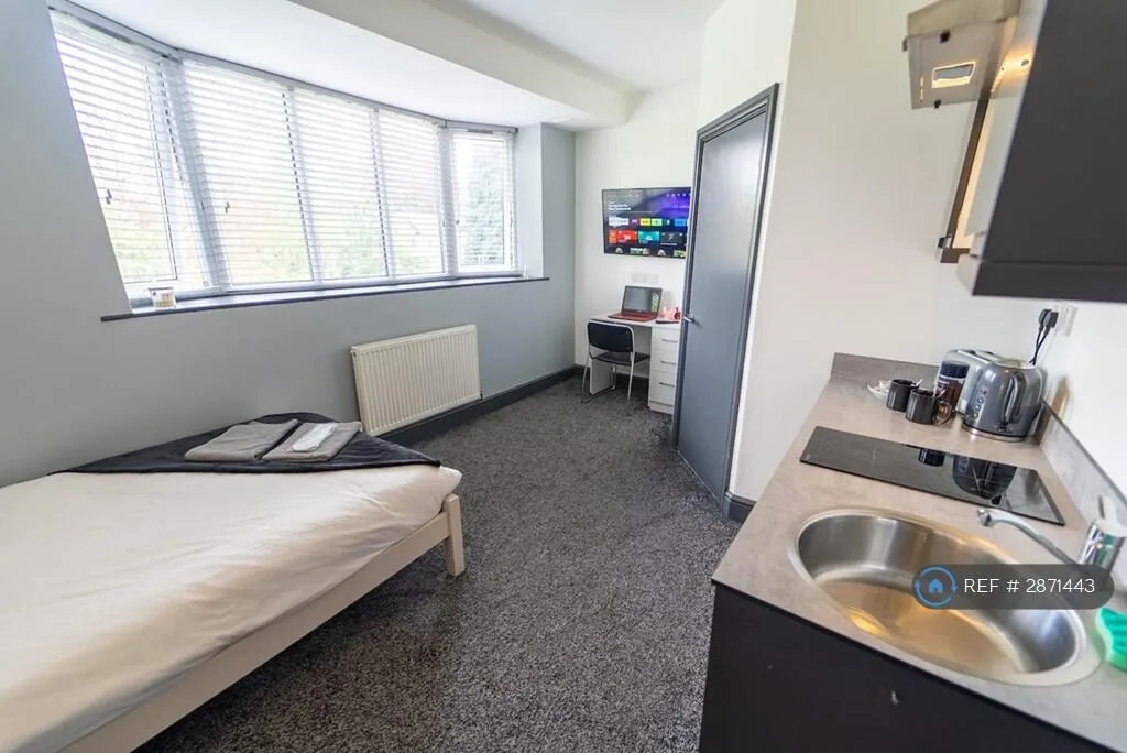 1 bedroom house share for rent