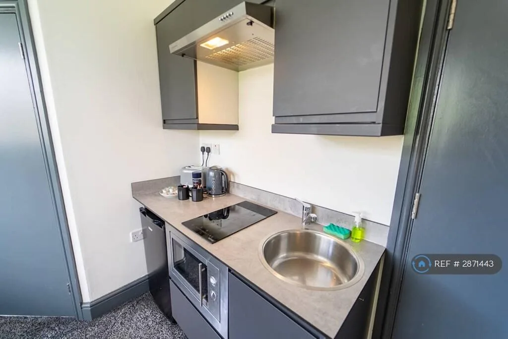 1 bedroom house share for rent