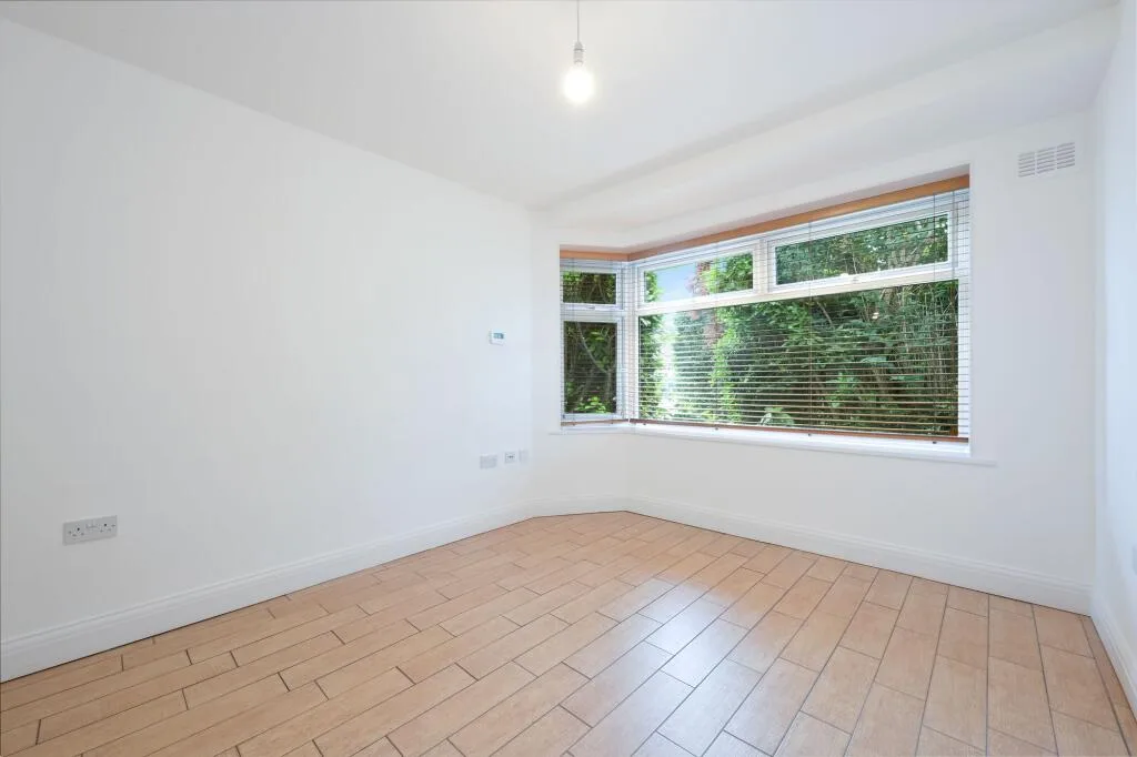2 bedroom maisonette for rent