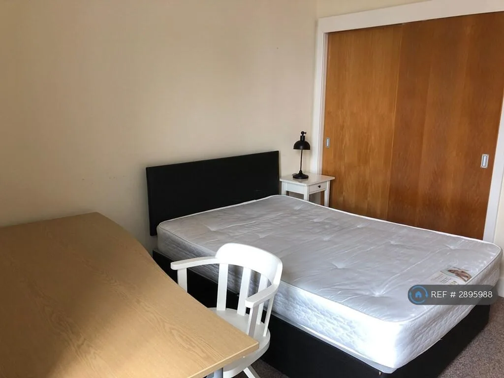 4 bedroom flat for rent