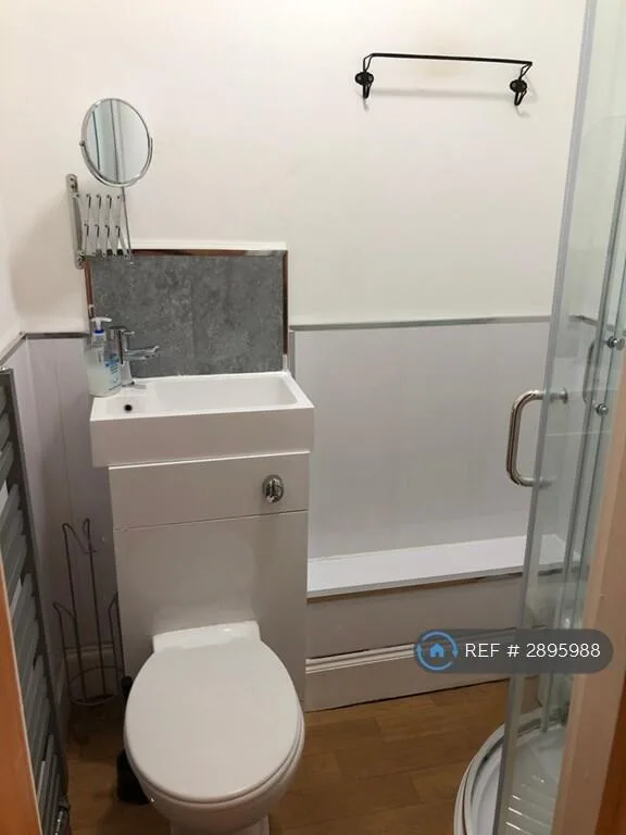 4 bedroom flat for rent
