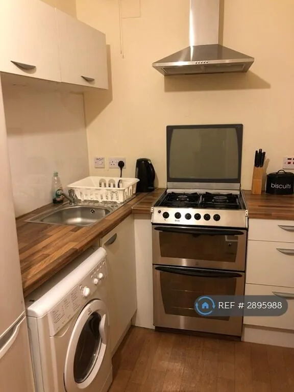4 bedroom flat for rent