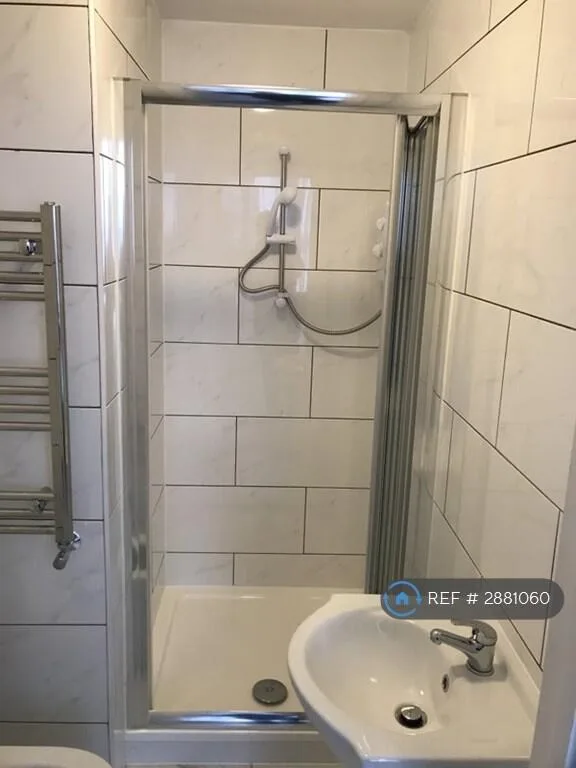 1 bedroom house share for rent