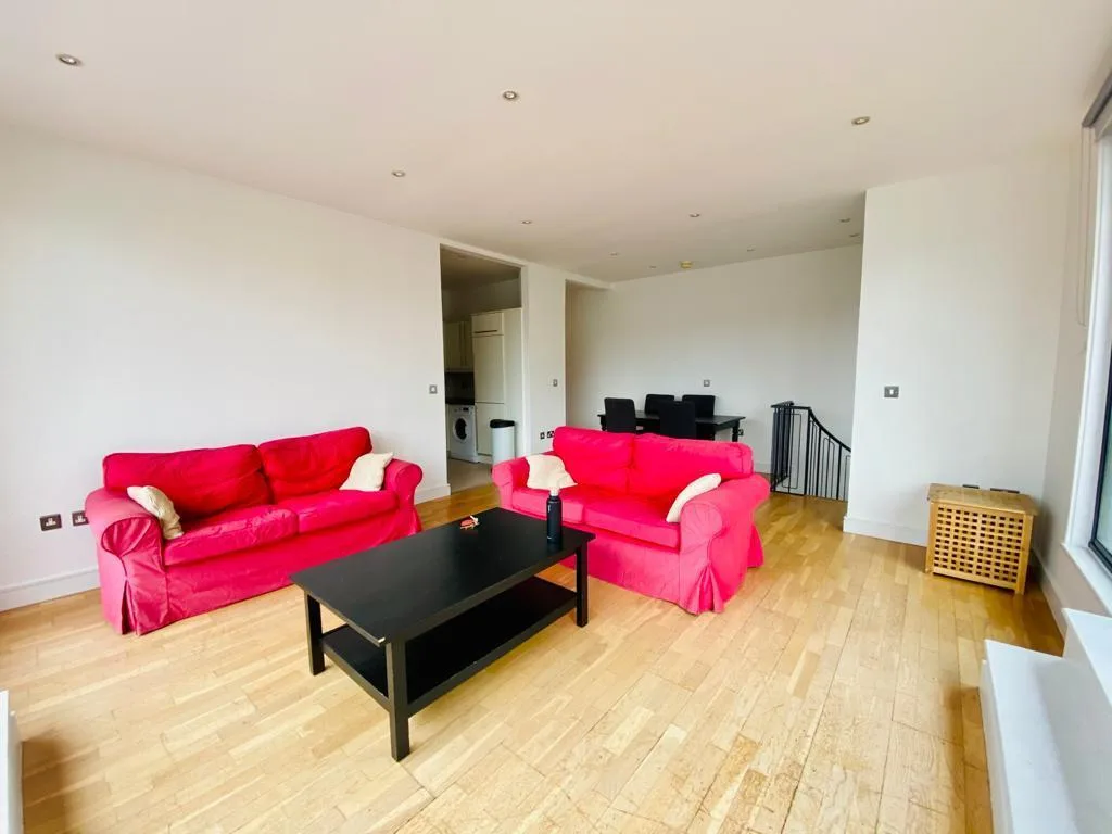 2 bedroom penthouse for rent
