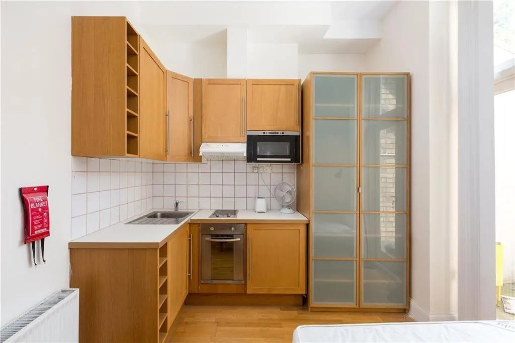 Studio flat for rent