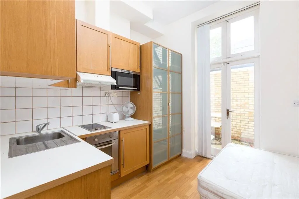 Studio flat for rent