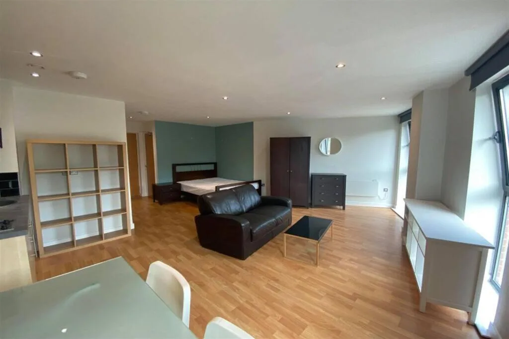 Studio flat for rent