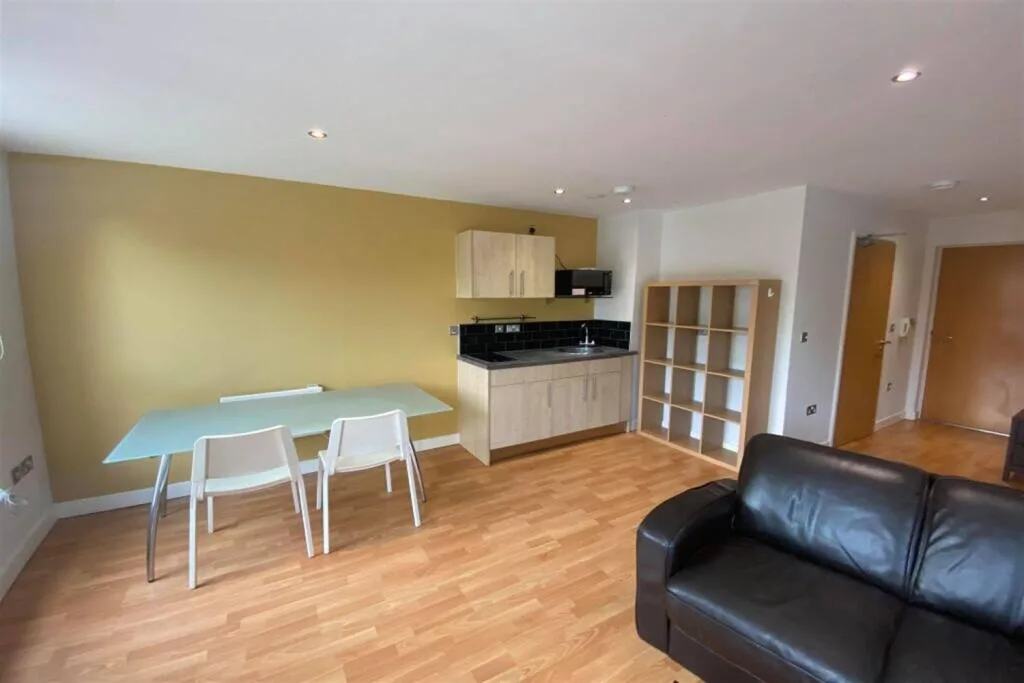Studio flat for rent
