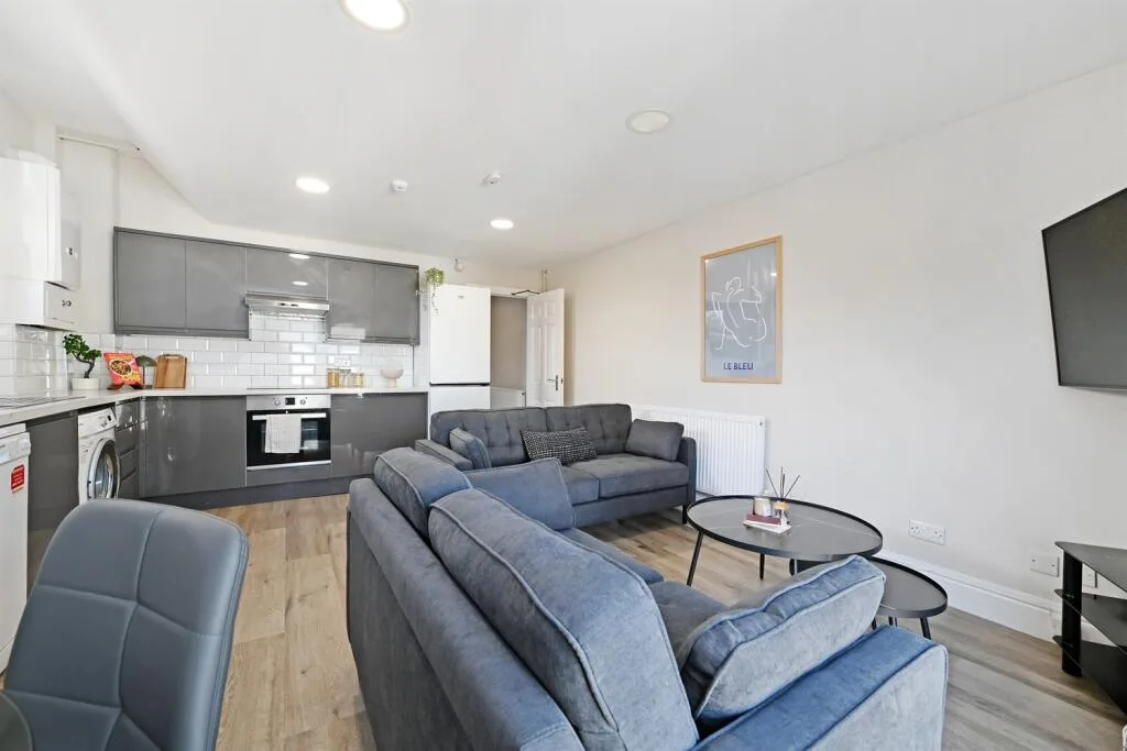 4 bedroom apartment for rent