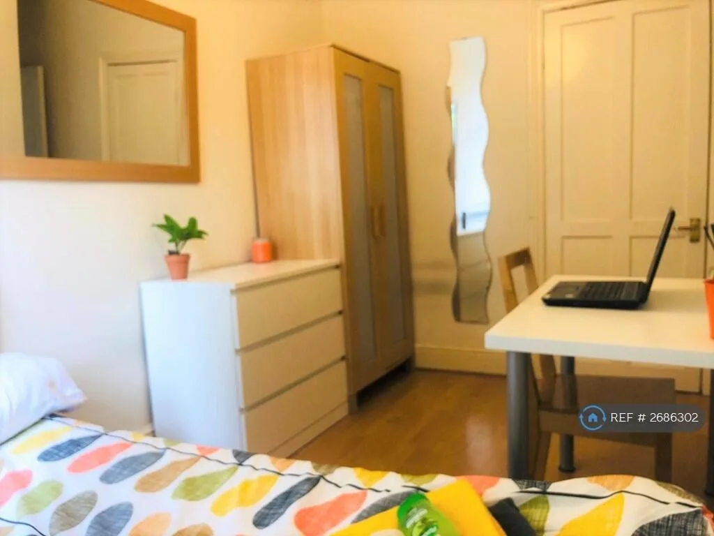 1 bedroom house share for rent